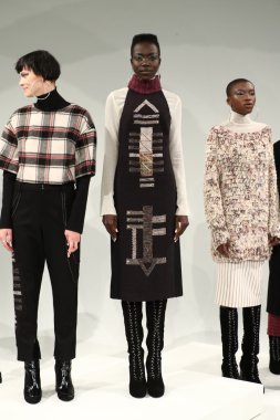 Michelle Helene Tanıtım