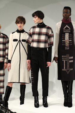 Michelle Helene Tanıtım