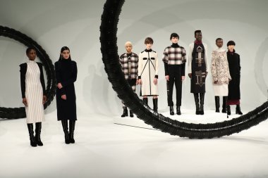 Michelle Helene Tanıtım