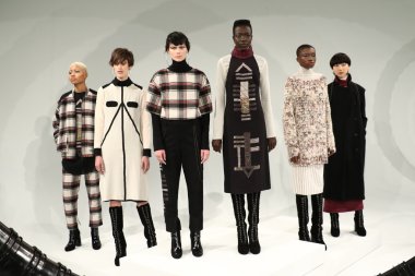 Michelle Helene Tanıtım