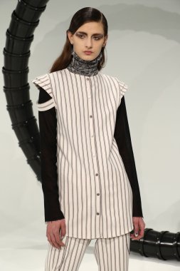 Michelle Helene Tanıtım