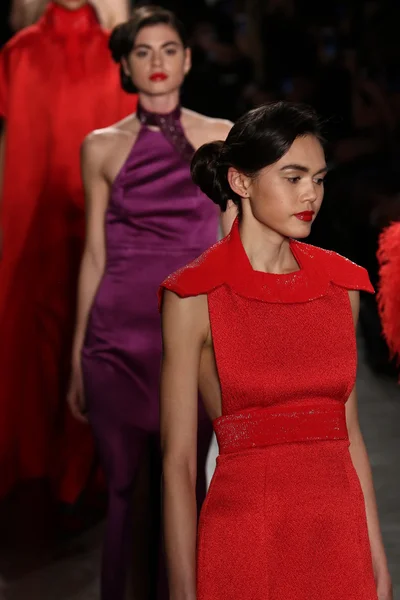 Zang Toi Fall 2016 Мода шоу — стоковое фото