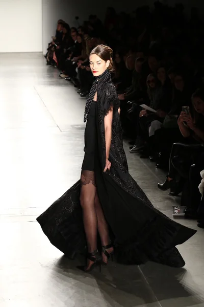 Zang Toi Otoño 2016 Desfile de moda — Foto de Stock