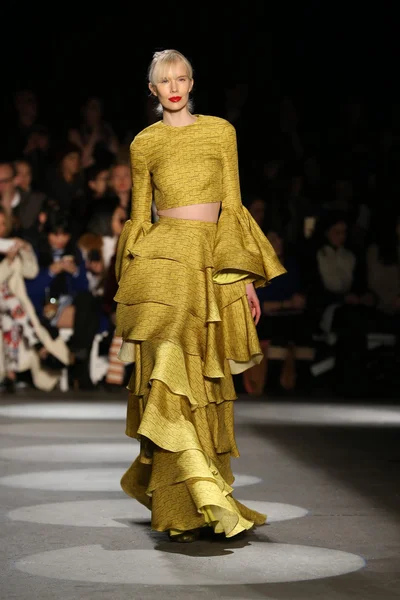 Tiered top skirt runway