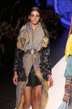 Desigual Sonbahar 2016 giyen modeller