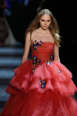 Monique Lhuillier Fall 2016