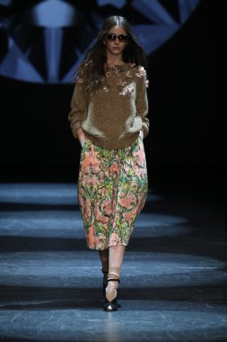 Monique Lhuillier Fall 2016