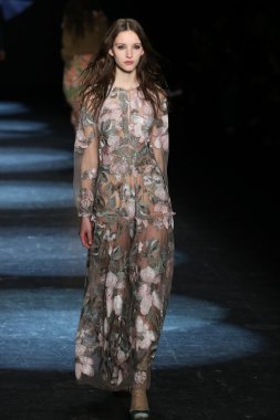 Monique Lhuillier Fall 2016