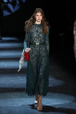 Monique Lhuillier Fall 2016