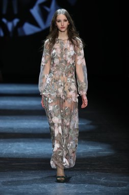 Monique Lhuillier Fall 2016