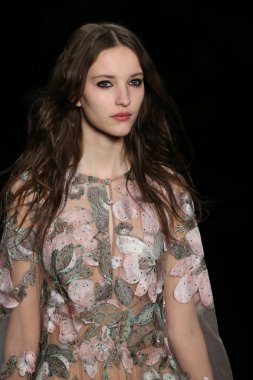 Monique Lhuillier Fall 2016