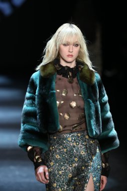 Monique Lhuillier Fall 2016