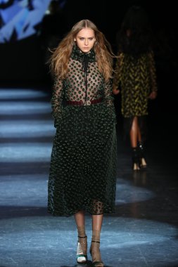 Monique Lhuillier Fall 2016