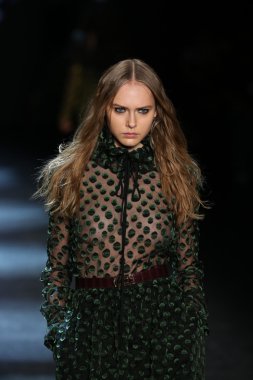 Monique Lhuillier Fall 2016