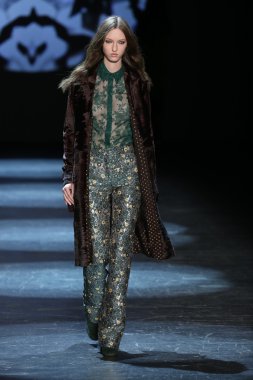 Monique Lhuillier Fall 2016