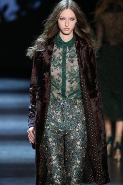 Monique Lhuillier Fall 2016