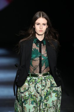 Monique Lhuillier Fall 2016