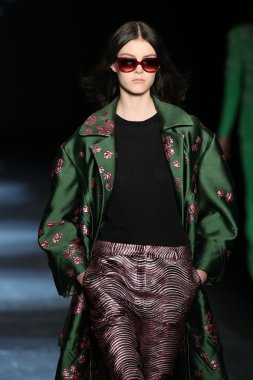 Monique Lhuillier Fall 2016