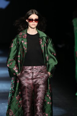 Monique Lhuillier Fall 2016