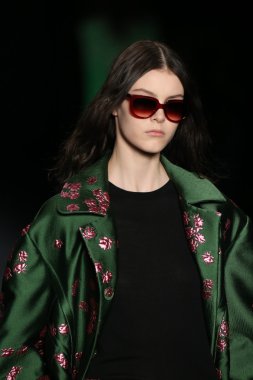 Monique Lhuillier Fall 2016