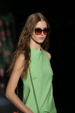 Monique Lhuillier Fall 2016