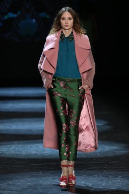 Monique Lhuillier Fall 2016