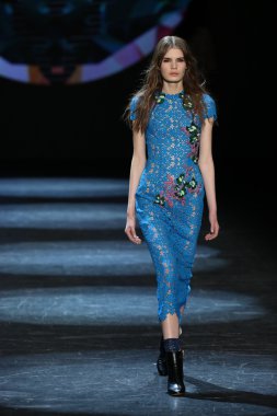 Monique Lhuillier Fall 2016