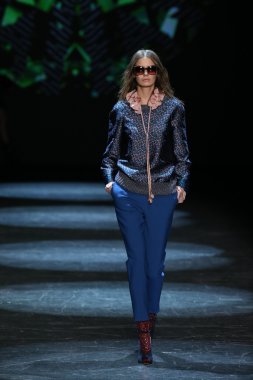 Monique Lhuillier Fall 2016