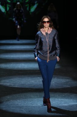 Monique Lhuillier Fall 2016