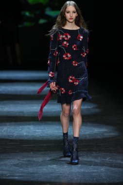 Monique Lhuillier Fall 2016