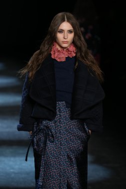 Monique Lhuillier Fall 2016