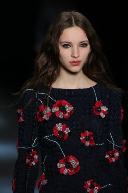 Monique Lhuillier Fall 2016