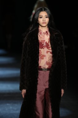 Monique Lhuillier Fall 2016