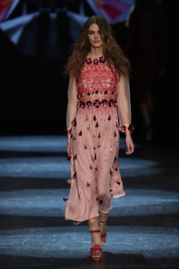 Monique Lhuillier Fall 2016