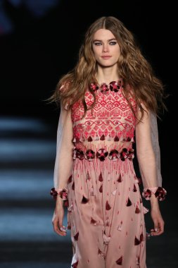 Monique Lhuillier Fall 2016