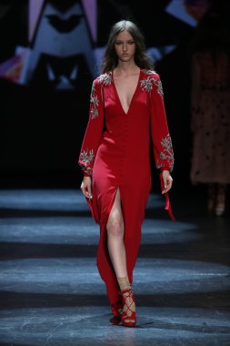 Monique Lhuillier Fall 2016