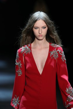 Monique Lhuillier Fall 2016