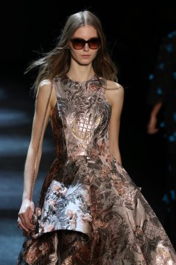 Monique Lhuillier Fall 2016