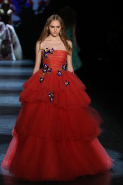 Monique Lhuillier Fall 2016