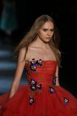 Monique Lhuillier Fall 2016