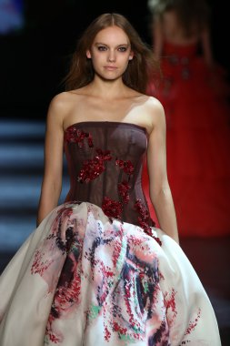 Monique Lhuillier Fall 2016