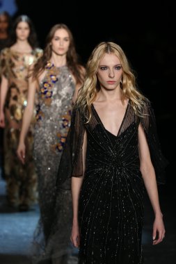 Monique Lhuillier Fall 2016