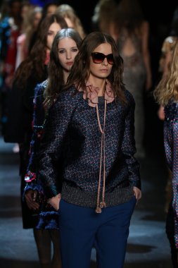 Monique Lhuillier Fall 2016