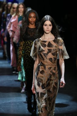 Monique Lhuillier Fall 2016