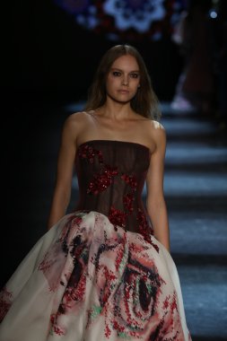 Monique Lhuillier Fall 2016