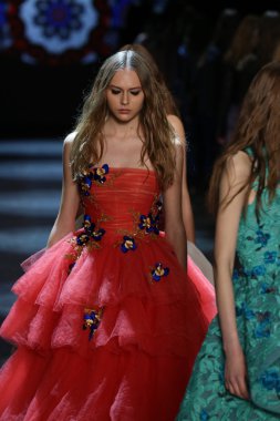 Monique Lhuillier Fall 2016