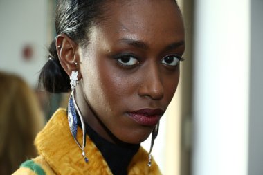 Helen Yarmak Int'l sunu