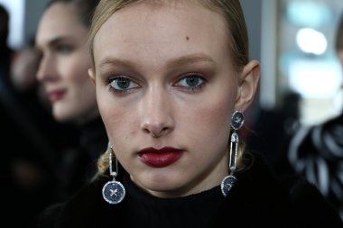 Helen Yarmak Int'l sunu