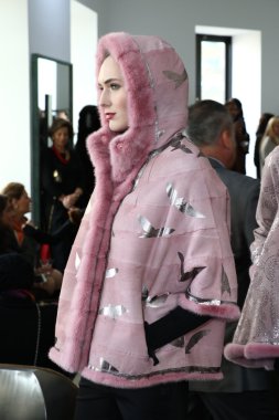 Helen Yarmak Int'l sunu