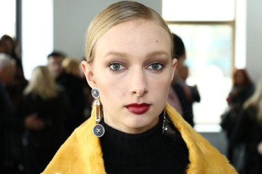 Helen Yarmak Int'l sunu